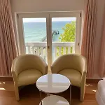 Faehrblick - Direkt Am Wasser Отель *