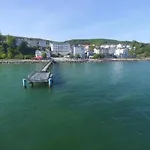 Faehrblick - Direkt Am Wasser Отель *