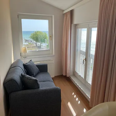 Faehrblick - Direkt Am Wasser