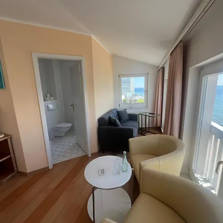 Faehrblick - Direkt Am Wasser *