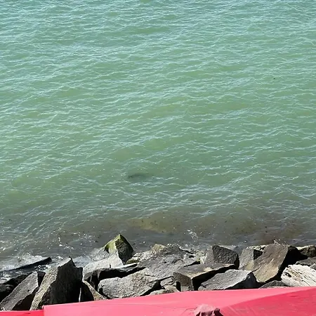 Hotel Faehrblick - Direkt Am Wasser *