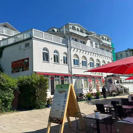 Faehrblick - Direkt Am Wasser Hotel *