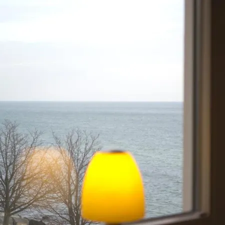 Hotel Faehrblick - Direkt Am Wasser *