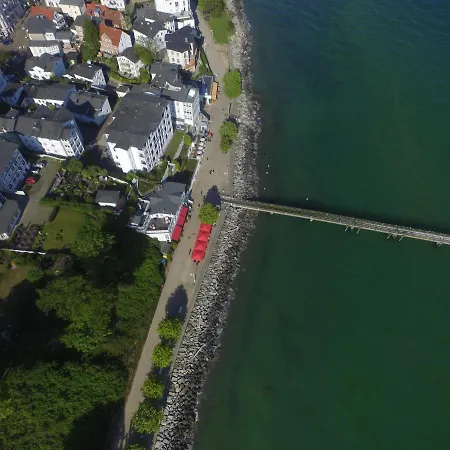 Hotel Fährblick - Und Restaurant Direkt Am Wasser Sassnitz