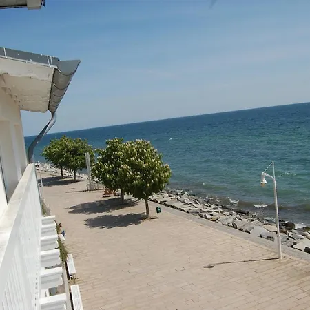 Fährblick - Und Restaurant Direkt Am Wasser Sassnitz