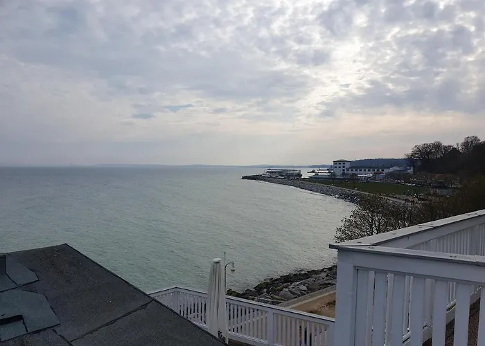 Hotel Faehrblick - Direkt Am Wasser *