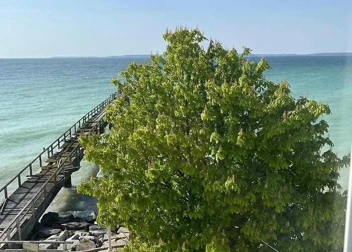 Hotel Faehrblick - Direkt Am Wasser *