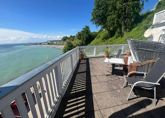 Faehrblick - Direkt Am Wasser Hotel