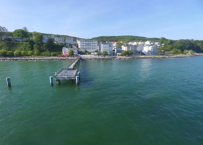 Faehrblick - Direkt Am Wasser Hotel *