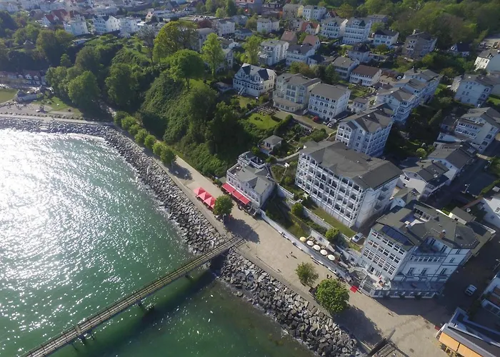 Faehrblick - Direkt Am Wasser Hotel *